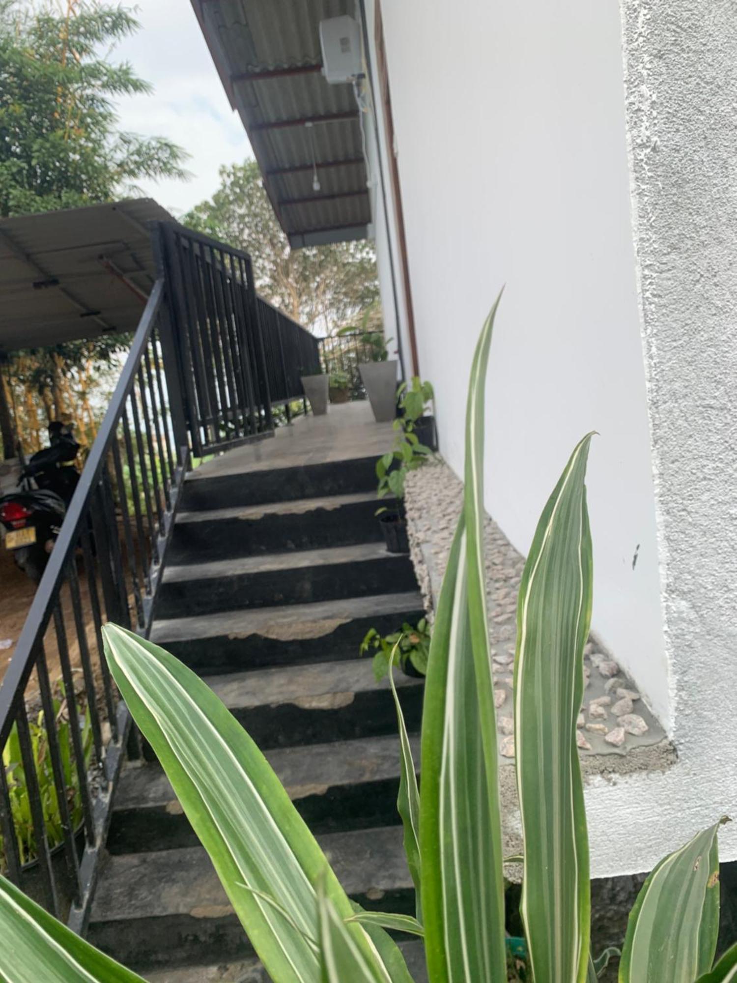 Broad View Apartment เอลลา ภายนอก รูปภาพ